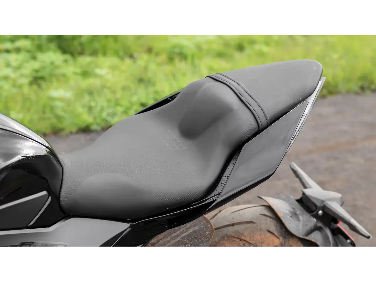 Zontes 350R rider seat