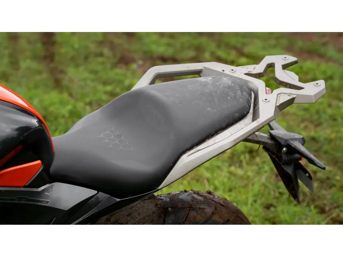 Zontes 350T rider seat
